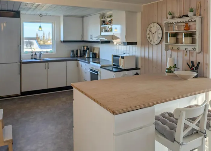 Holiday home 3 Bedroom Cozy In *