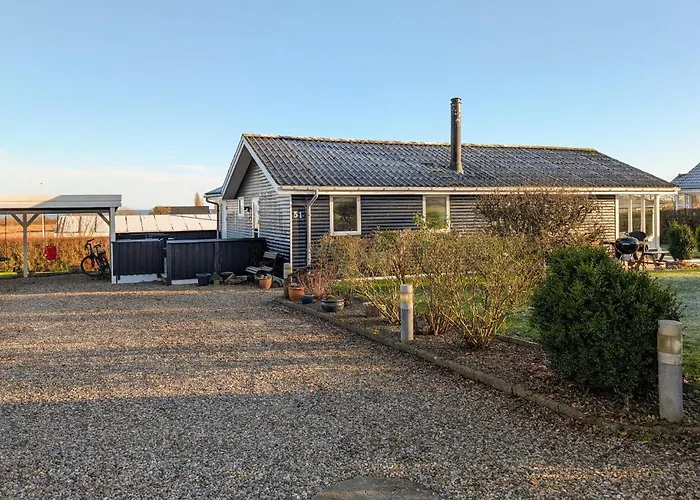 Holiday home 3 Bedroom Cozy In *